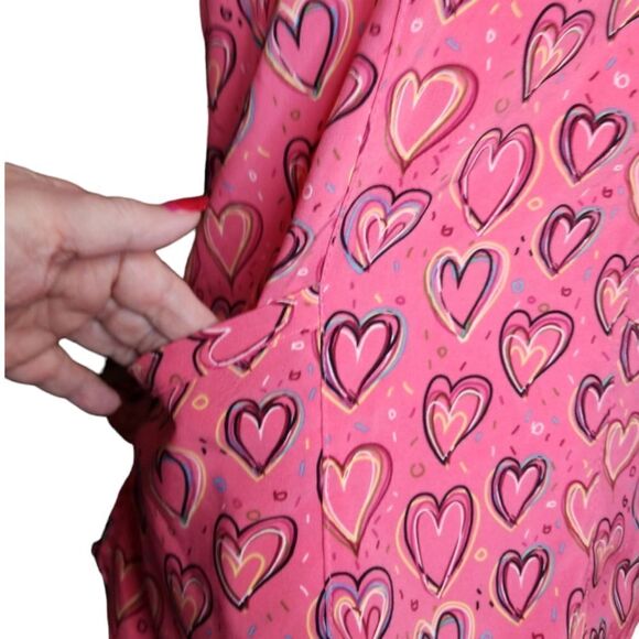 Essentials Medical Uniforms Scrub Top Pink With Hearts Size Medium 10-12 - Picture 3 of 7